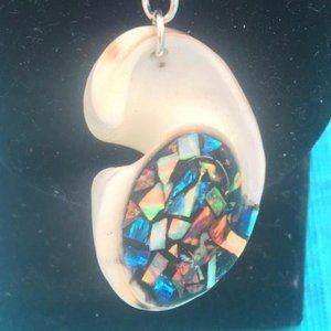 OPAL & SHELL NECKLACE